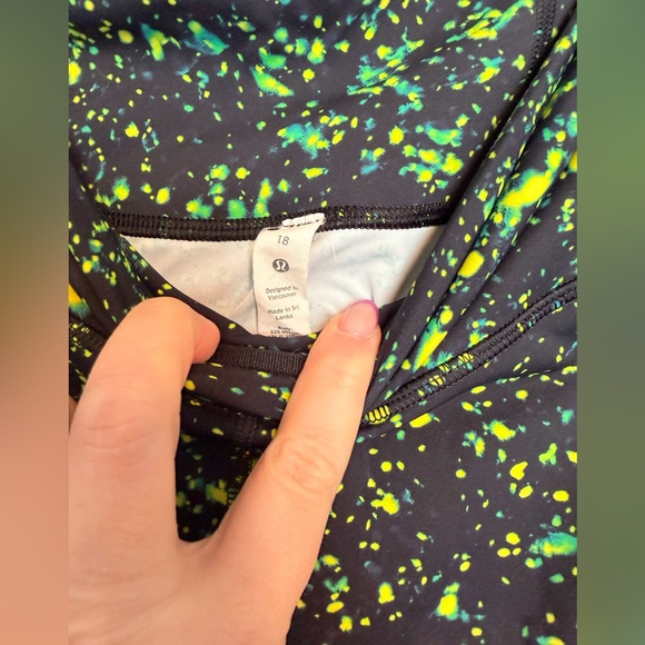 Lululemon - Base Pace Black and Green Splatter Print Leggings - Picture 4 of 4